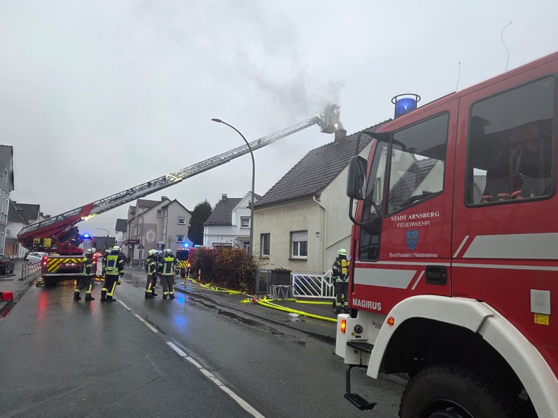 Schornsteinbrand in Arnsberg: Feuerwehr verhindert…