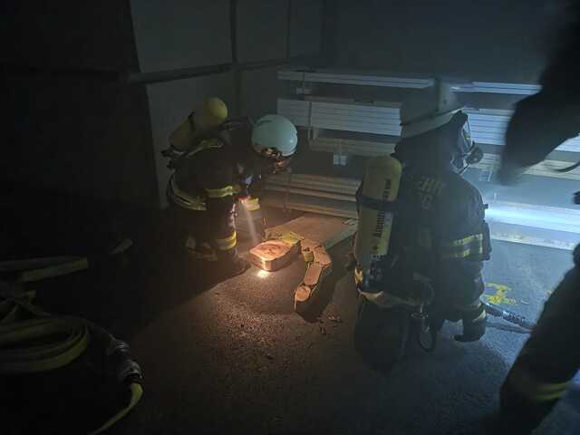 Löschzug Bruchhausen/Niedereimer trainiert Ernstfall mit Betriebsfeuerwehr